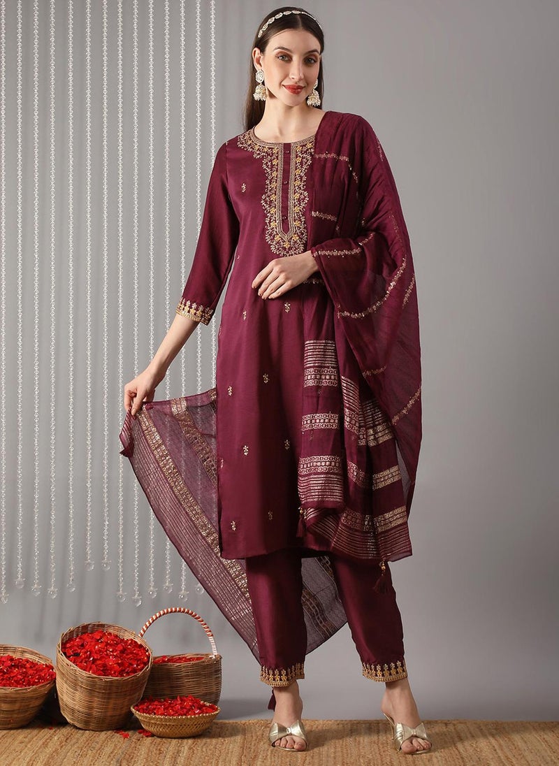 جلو باص طقم نسائي جلوبس من الكرتا والسروال مع دوباتا مطرزة بالزهور والترتر بتصميم منسوج بشراريب - Image 1